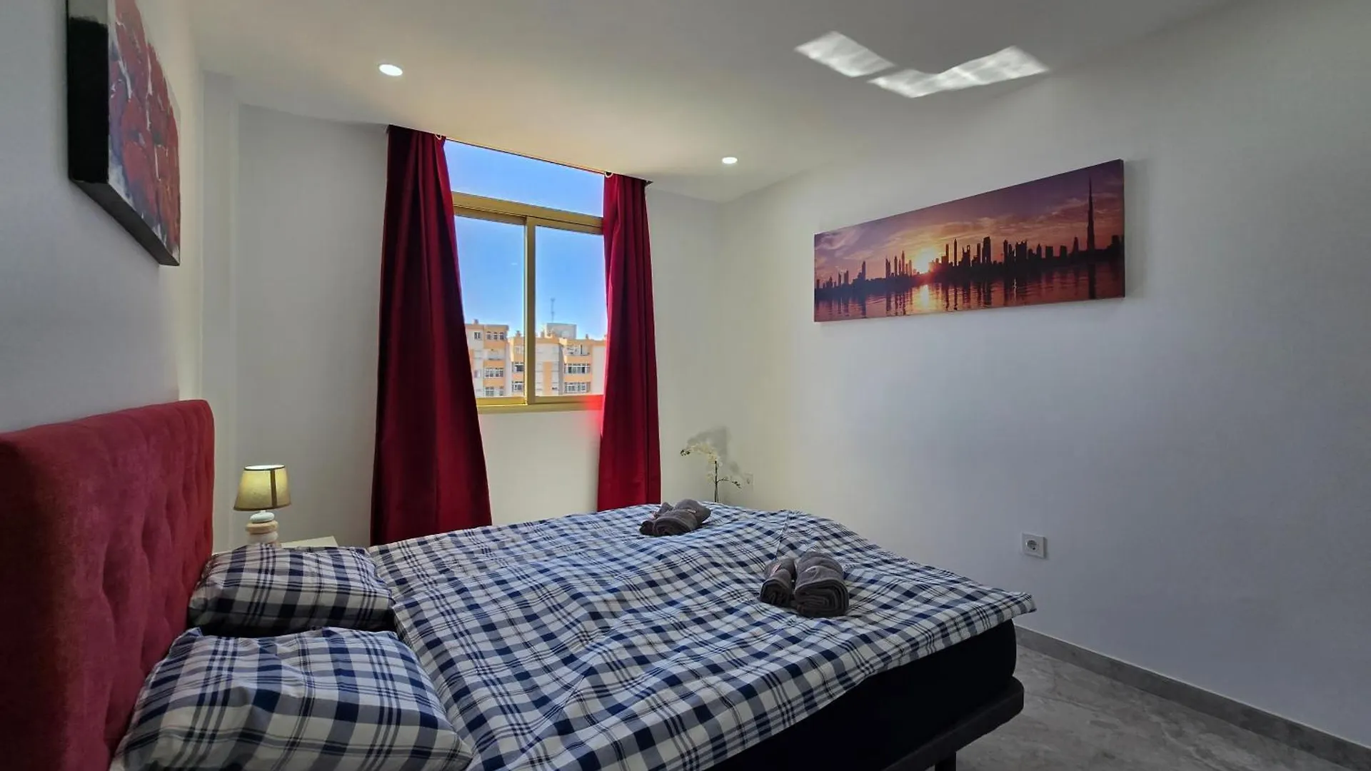 Exclusive Apartment Eden, Marble Floor, Luxury Bathroom, Heated Pool, Close To City Centre, Sea View, Balcony Los Cristianos