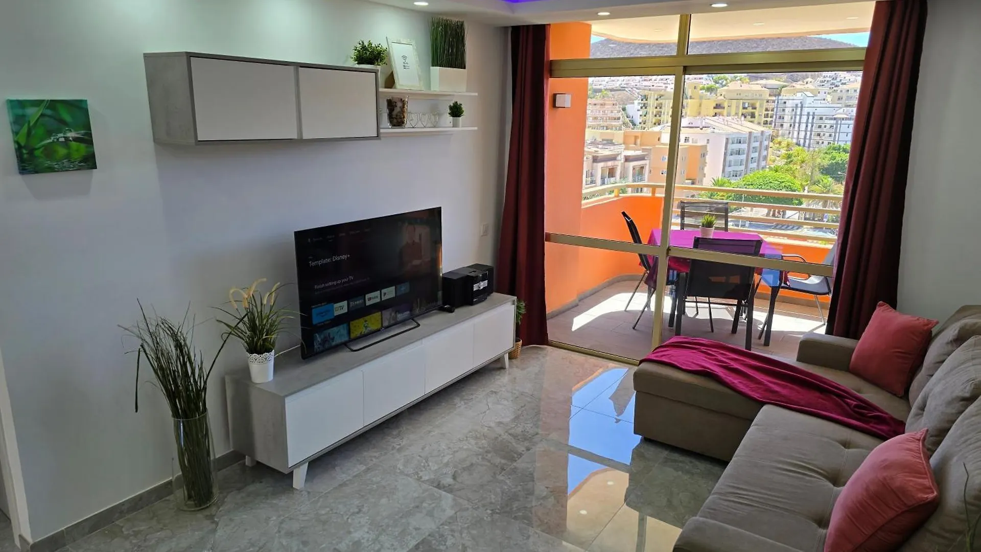 Exclusive Apartment Eden, Marble Floor, Luxury Bathroom, Heated Pool, Close To City Centre, Sea View, Balcony Los Cristianos  Spanien