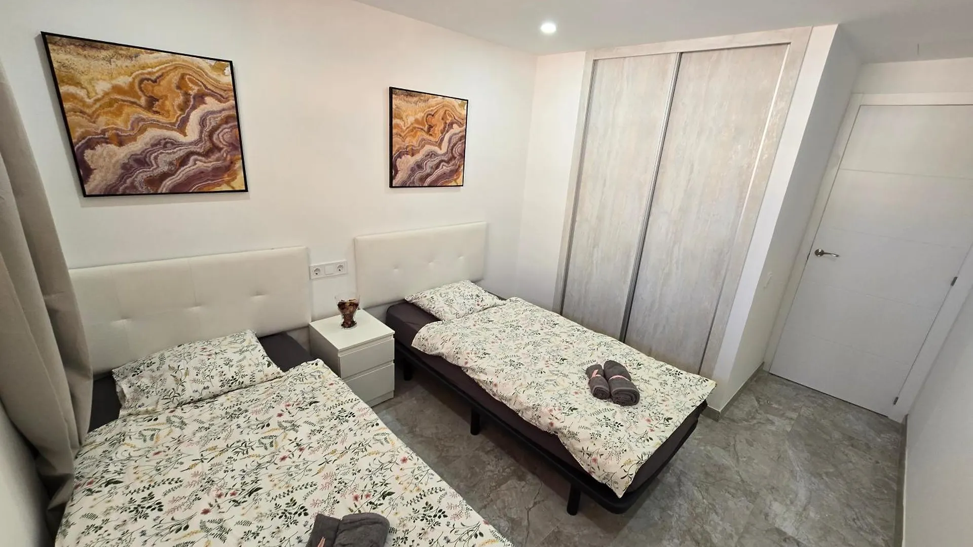 Exclusive Apartment Eden, Marble Floor, Luxury Bathroom, Heated Pool, Close To City Centre, Sea View, Balcony ロスクリスティアーノス スペイン
