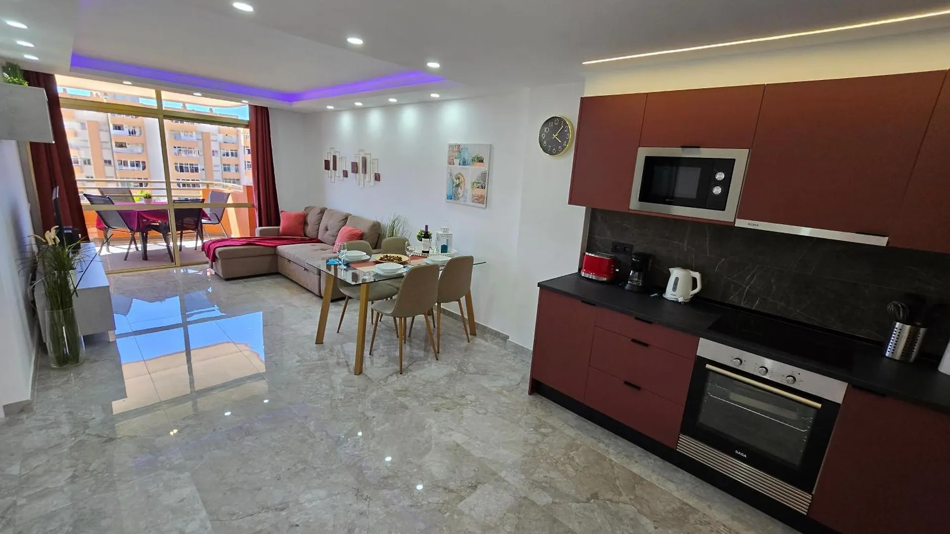 Exclusive Apartment Eden, Marble Floor, Luxury Bathroom, Heated Pool, Close To City Centre, Sea View, Balcony Los Cristianos  Los Cristianos (Tenerife)