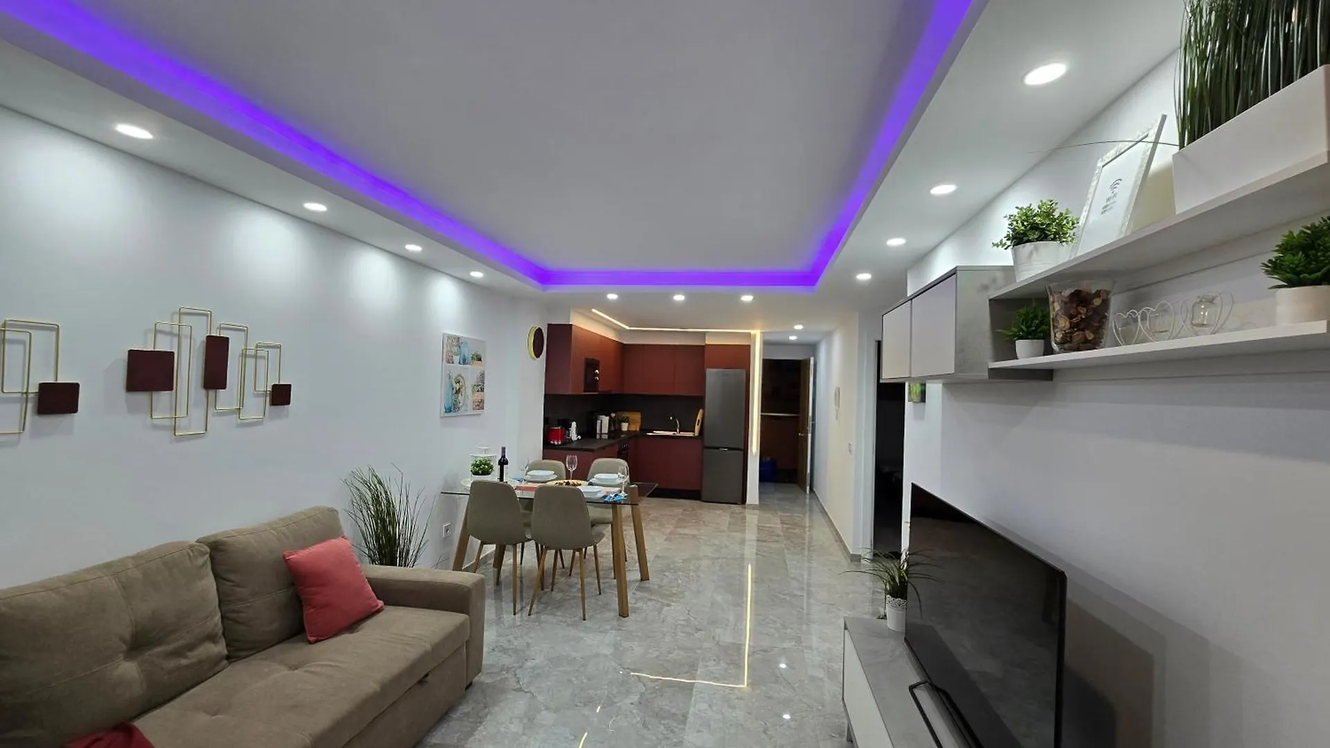 Exclusive Apartment Eden, Marble Floor, Luxury Bathroom, Heated Pool, Close To City Centre, Sea View, Balcony Los Cristianos  0*, Los Cristianos (Tenerife)