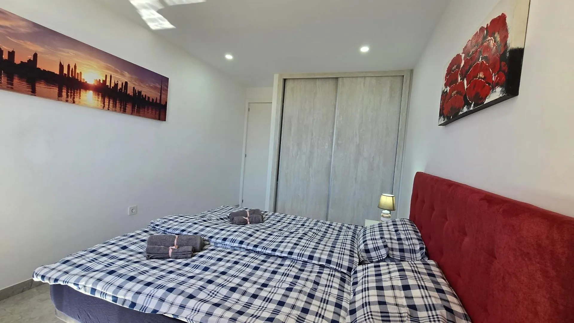 Exclusive Apartment Eden, Marble Floor, Luxury Bathroom, Heated Pool, Close To City Centre, Sea View, Balcony ロスクリスティアーノス